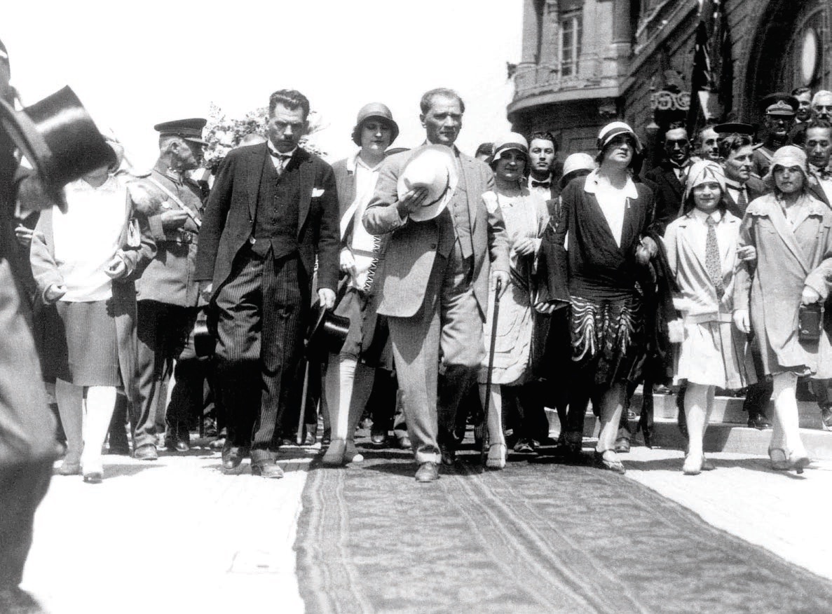 Çinli bilim insanları, Türk ulusal bağımsızlık ve modernizasyon reformlarının başarılı deneyimlerinden ders almayı umuyordu. (Atatürk, Kültür, Dil ve Tarih Yüksel Kurumu web sitesi)