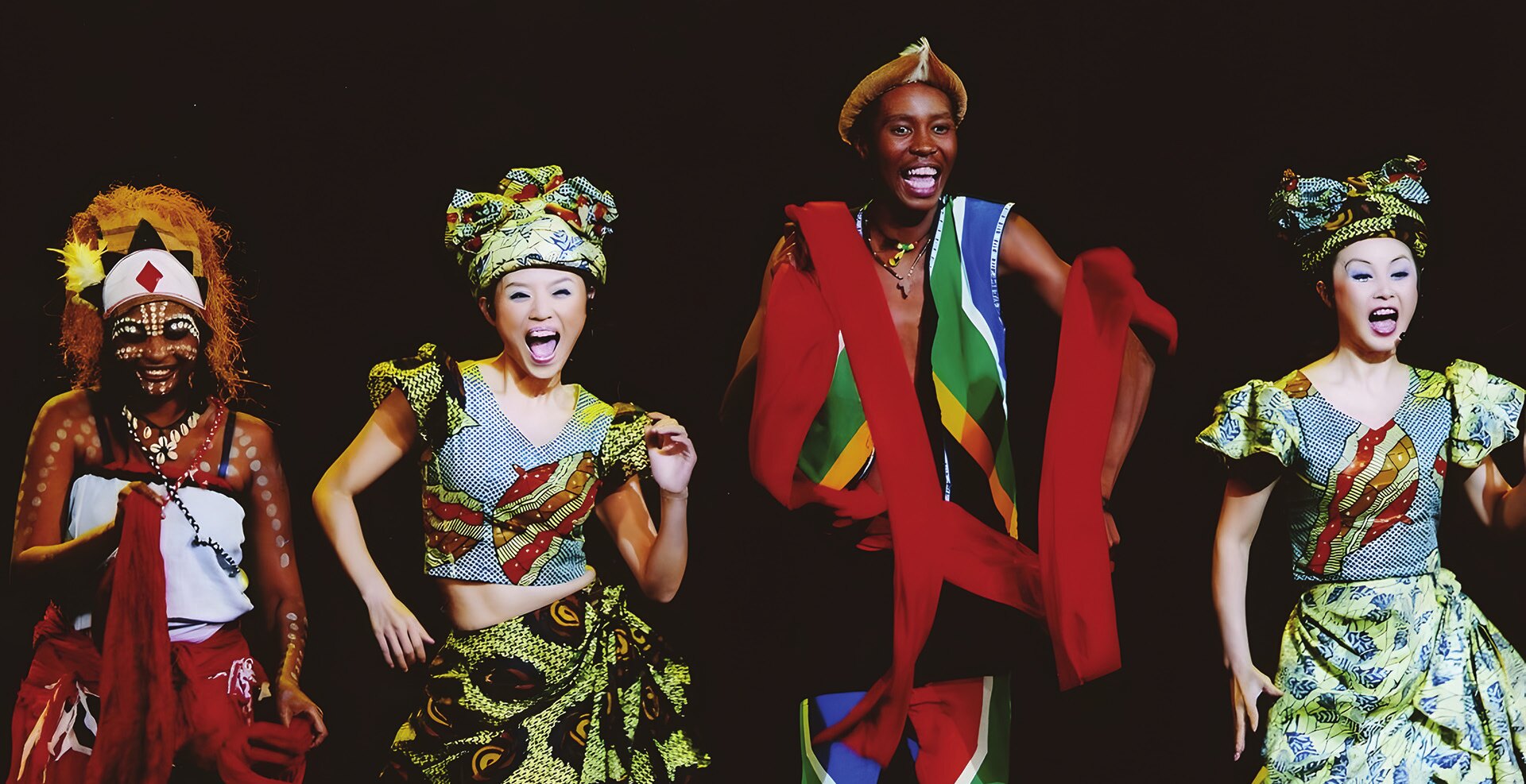 2009 Pekin Zirvesi Gala Gecesinde Çinli ve Afrikalı dansçılar birlikte gösteri yaptı (Fotoğraf: FOCAC, 2009).