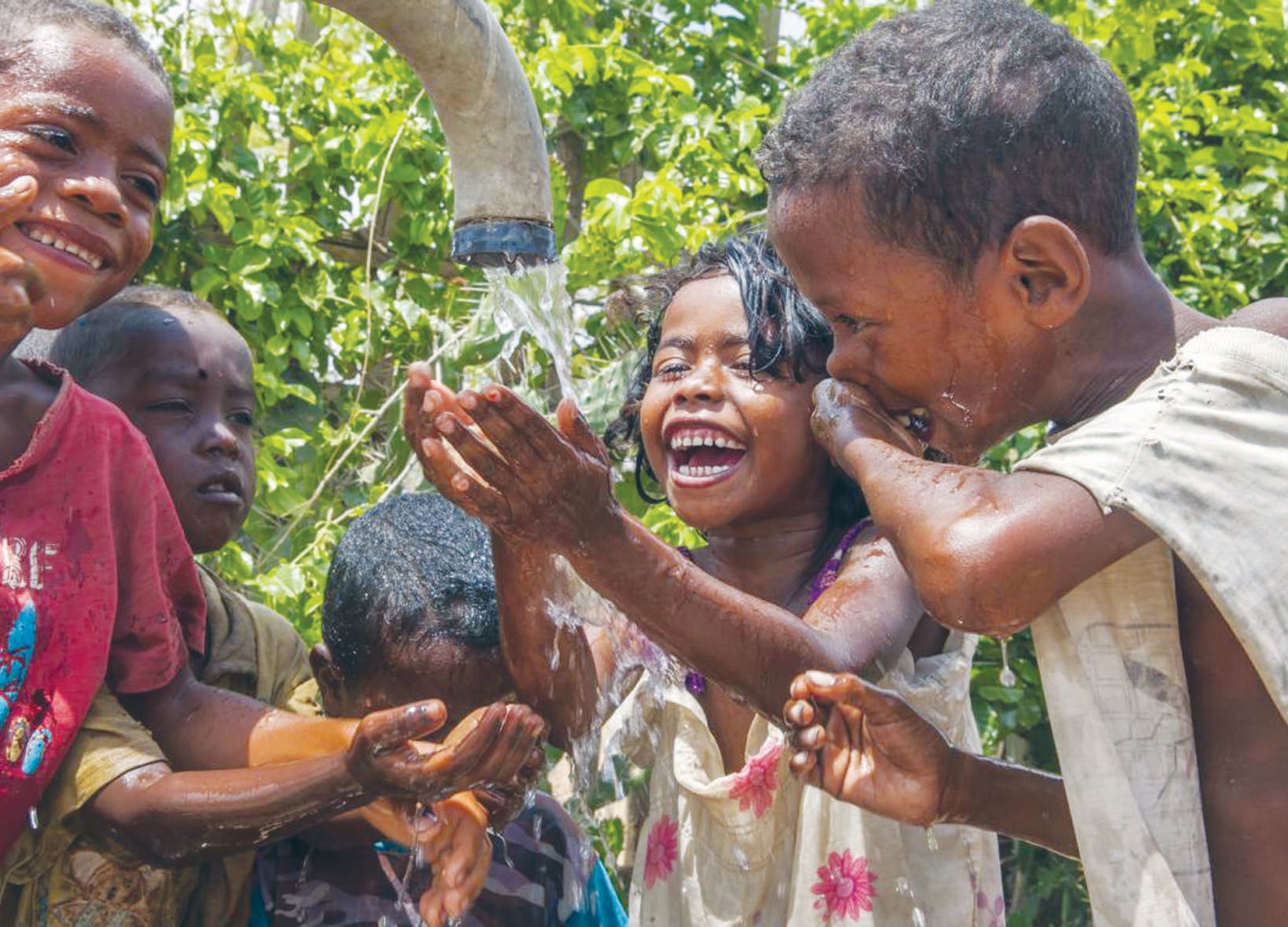 Dünya Sağlık Örgütü ve UNICEF tarafından yayımlanan raporlarda, 884 milyon insanın sağlıklı içme suyu kaynaklarından bütünüyle yoksun olduğu görülüyor. (UNICEF web sitesi, 2019)