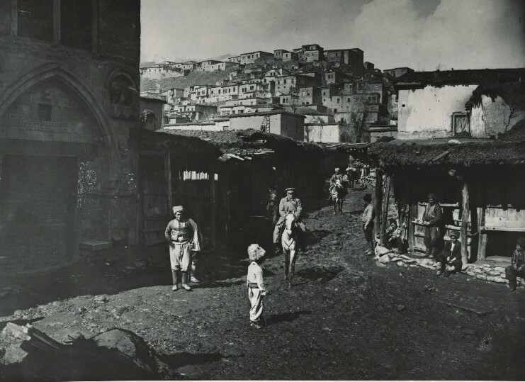 View of Erzurum street occupied by Russian troops during 1st World War in 1916.