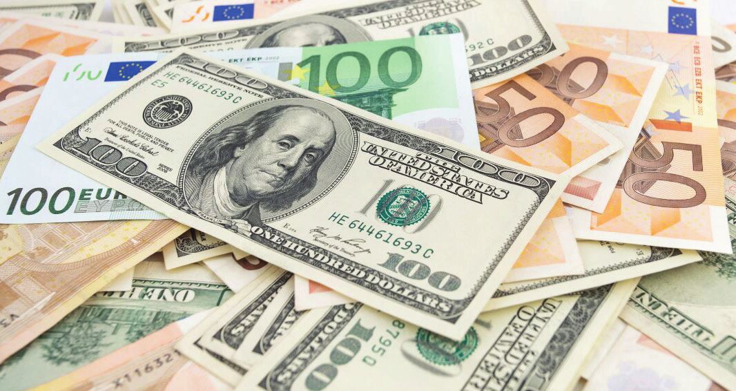 Dollarization is believed to lead to financial instability in a country, thus increasing the likelihood of a financial crisis (Photo: CGTN, 2022).