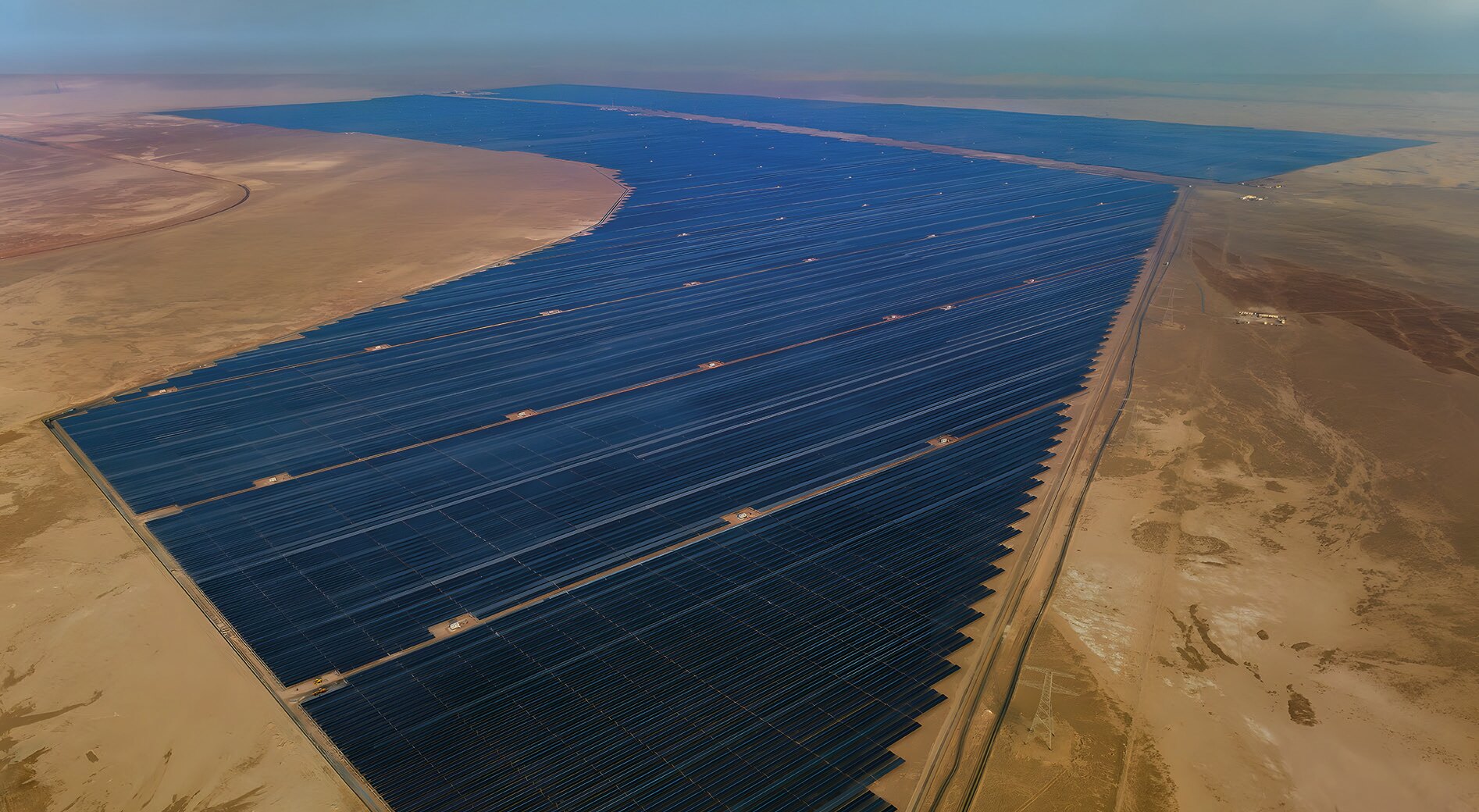 The Al Dhafra PV2 Solar Power Plant, built by a Chinese company in the United Arab Emirates, was completed in November 2023 (Photo: Xinhua, 2024).