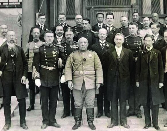Yuan Shikai, who consolidated all monarchists, initiated a significant assault on the KMT and proclaimed his dictatorial regime (Photo: Sina, 2021).