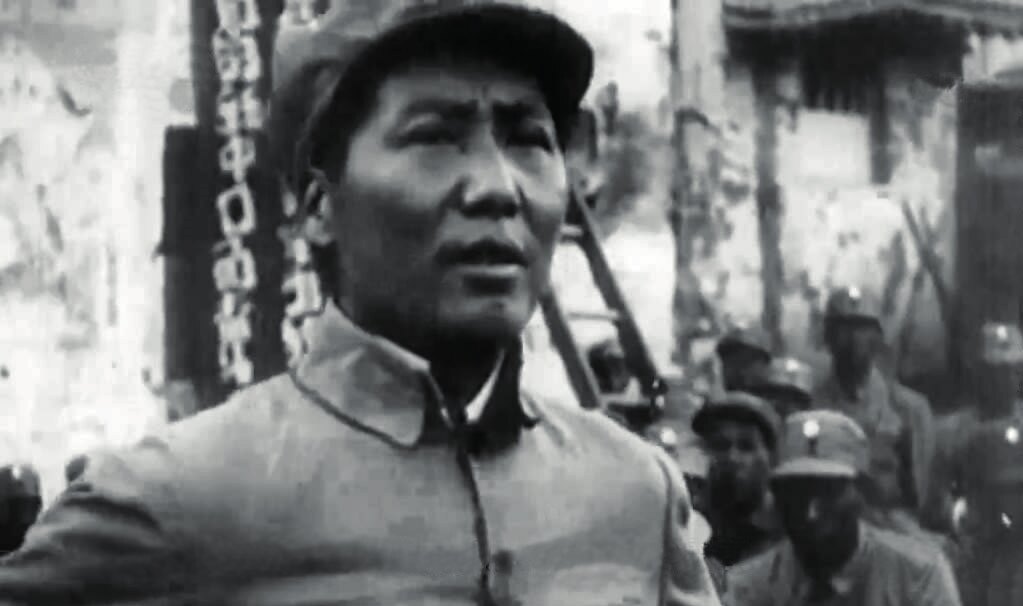 Mao Zedong giving a speech at the Anti-Japanese Military and Political University in 1938 (Photo: Portraits of Mao Zedong [1937-1938], 2025).