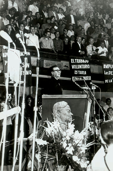 Salvador Allende at the meeting of the Workers' United Center of Chile. https://es.wikipedia.org/wiki/Central_%C3%9Anica_de_Trabajadores_de_Chile