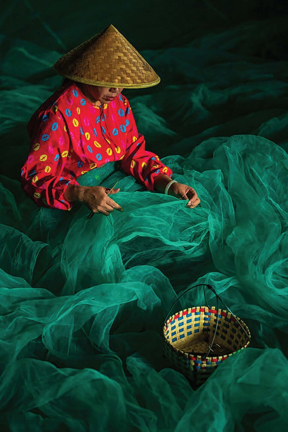 Photograph – Fujian Hui’an Maiden’s Weaving Net